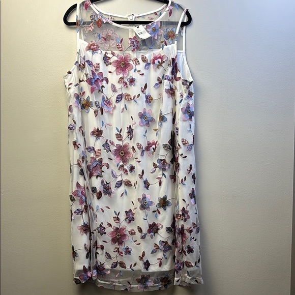 Lane Bryant Floral Sleeveless Dress size 18 NWT - Picture 1 of 7